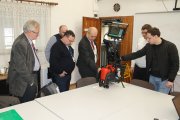 Polish State Railways' specialists consider in details the structure of the ultrasonic single rail flaw detector UDS2-77, March 2019