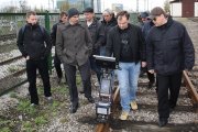 Practicing work with the ultrasonic flaw detector UDS2-77 on real rails — presentation for Polish colleagues organized by OKOndt Group