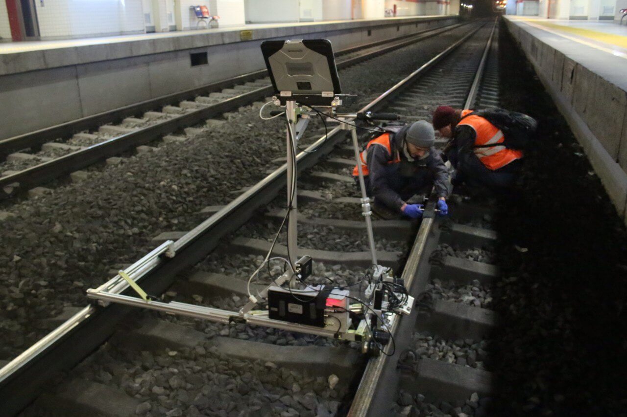 Testing of the rail head in process at the metropolitan/ETS2-77 application at the metropolitan