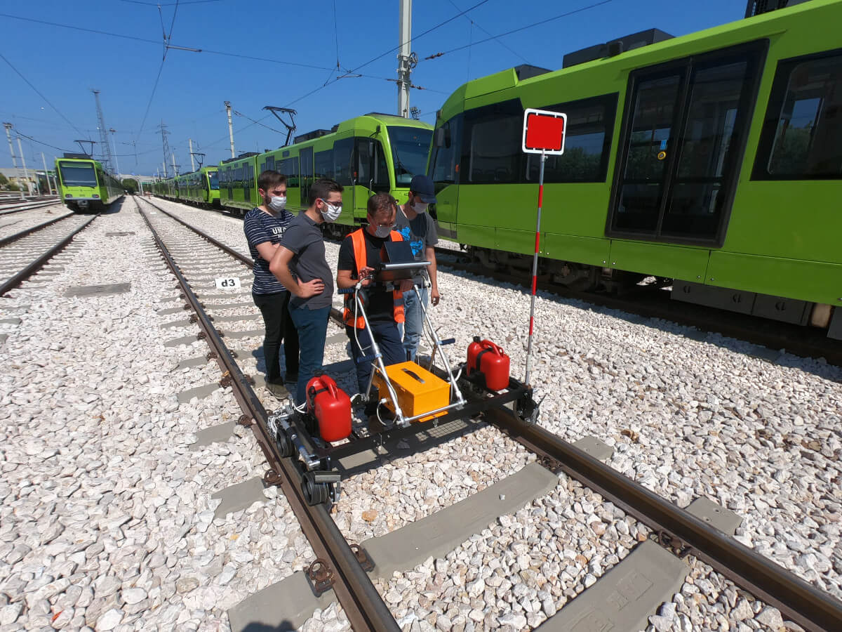 OKOndt GROUP's expert teaches to work with the ultrasonic double rail flaw detector UDS2-73 — practical training for the customer from Turkey, summer 2020