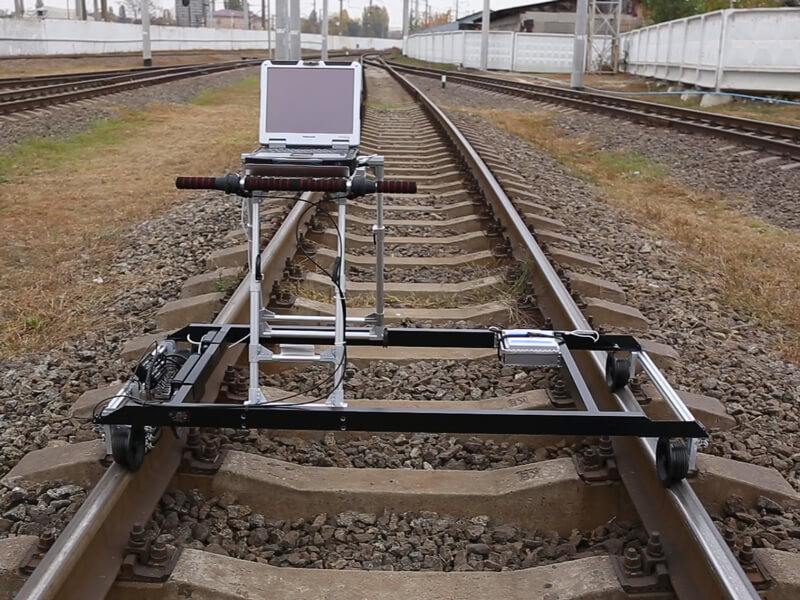 Eddy current single rail flaw detector ETS2-77 produced by OKOndt Group ready to perform rails testing