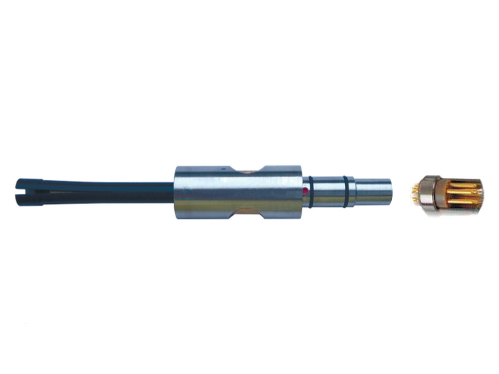 Dynamic rotating bolt hole probe with flexible tip