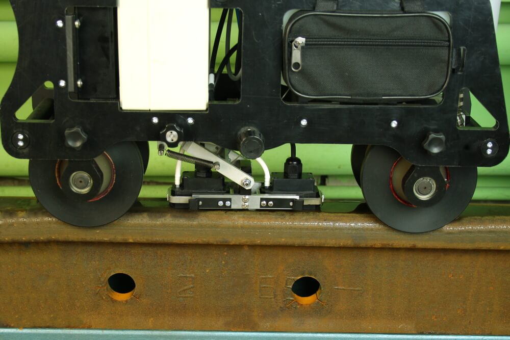 Modification of the ultrasonic single rail flaw detector UDS2-77 for inspection of the rail in the web projection